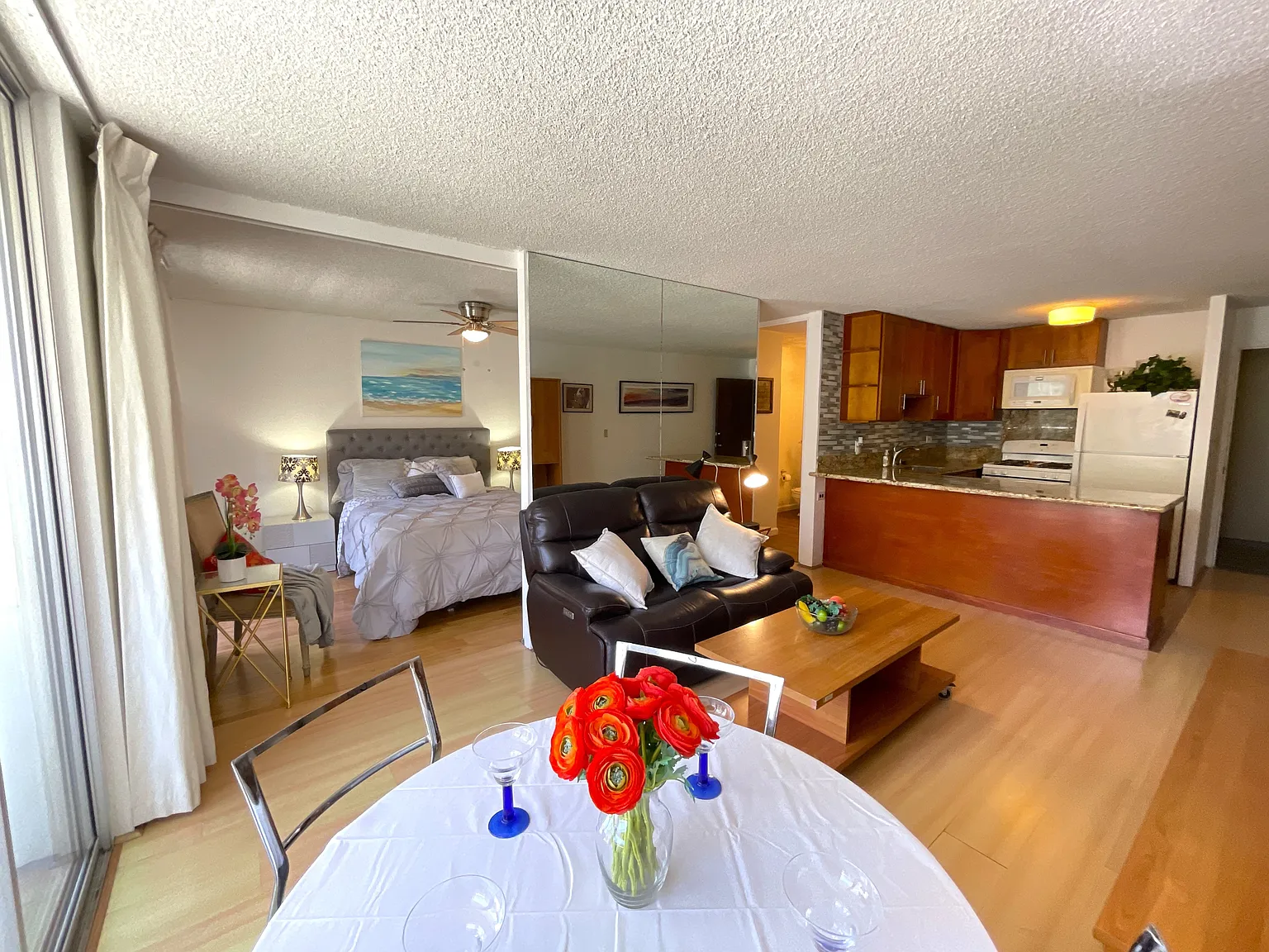 Waikiki Lanai 2452 Tusitala Street #703 - 1 — Photo 2