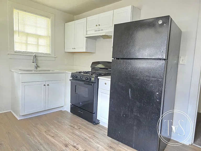 3708 Montgomery St — Photo 7