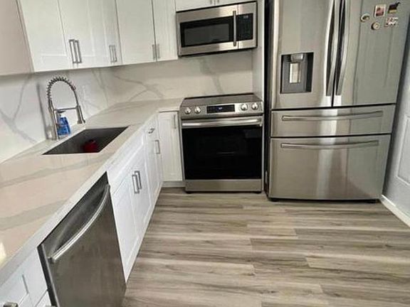 4th image of 426 NE 210th Circle Ter #202-1