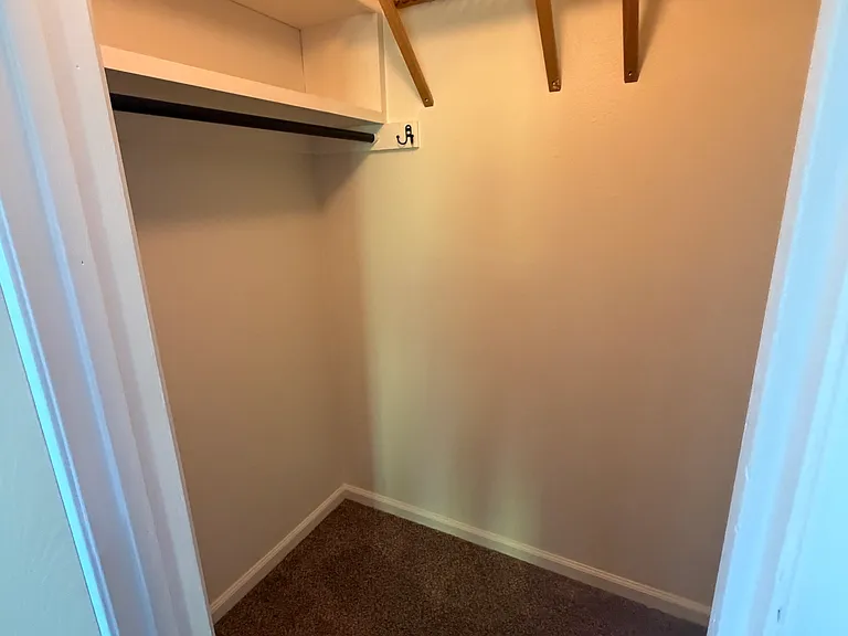 780 Excalibur St — Photo 23