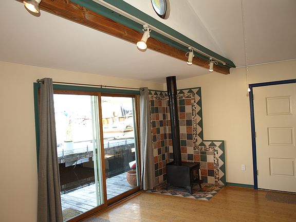 4th image of 2420 Westlake Ave N 5 #5