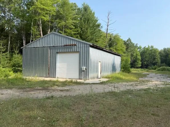 233 E Sunset Dr, Roscommon, MI 48653