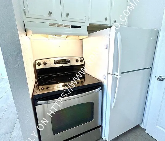 643 W Summit Ave #12 — Photo 6
