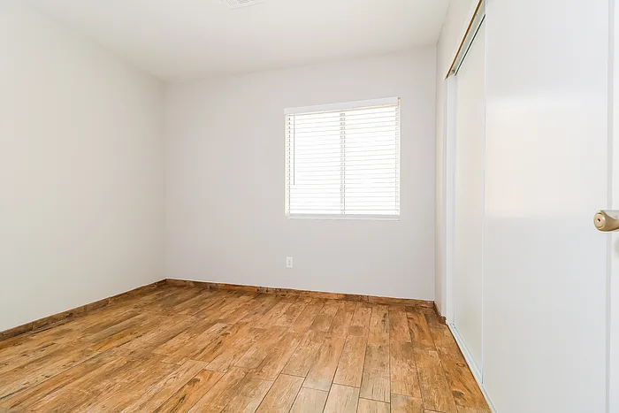 22834 W Mohave St — Photo 9