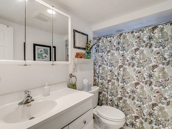 5th image of 1103 Croydon Ln