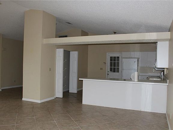 4th image of 304 McKay Dr