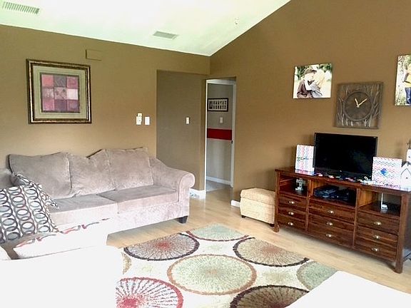 4th image of 5206 Sunnyside Dr