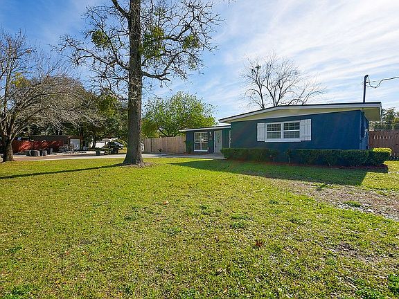 5th image of 572 Claudia Dr