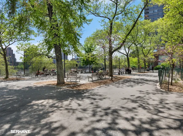 430 East 77th Street 4B image 16 of 17