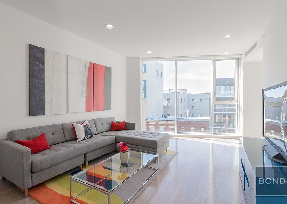 1st image of 591 Washington Ave #301