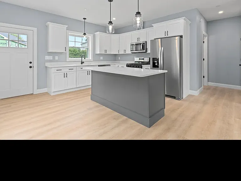 7 Parsonage Rd — Photo 2