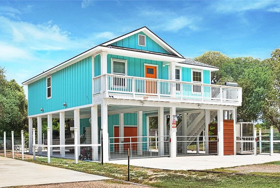 1st image of 607 Huisache