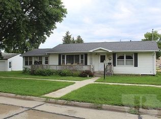 390 Rose Ave, Garner, IA 50438
