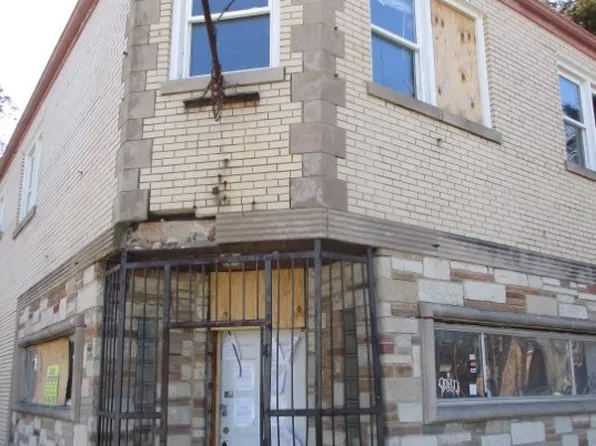 2701 W 71st St, Chicago, IL 60629