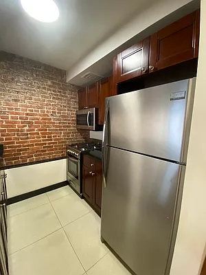Rented by Bond New York | media 4