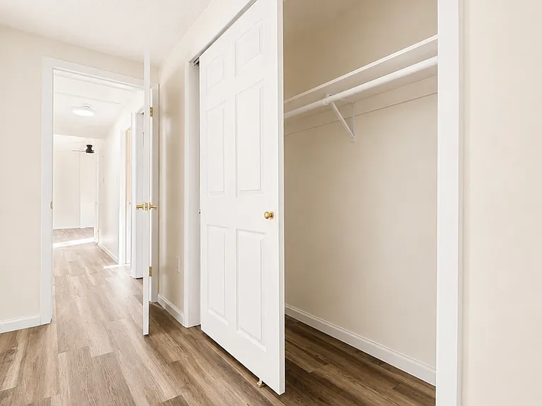 304 Lake Crystalbrook Dr — Photo 37
