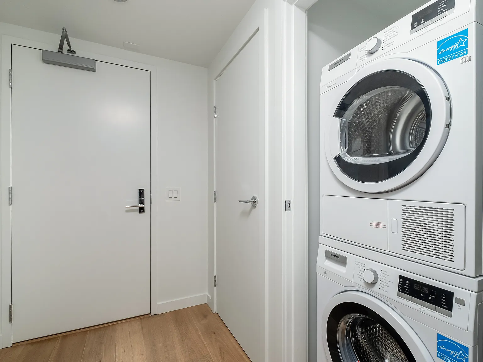 1188 Bidwell Street Vancouver — Photo 4
