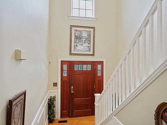 4th image of 370-370A Baltimore Ave