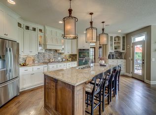 55 Monarch Way, North Oaks, MN 55127