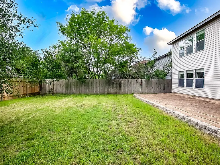 2504 Byfield Dr — Photo 7