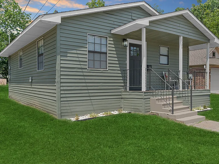 1505 N College St — Photo 41