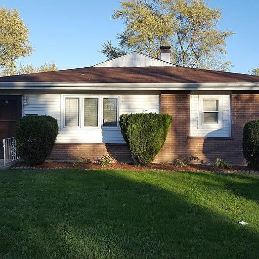 1329 Greenbay Ave photo 1