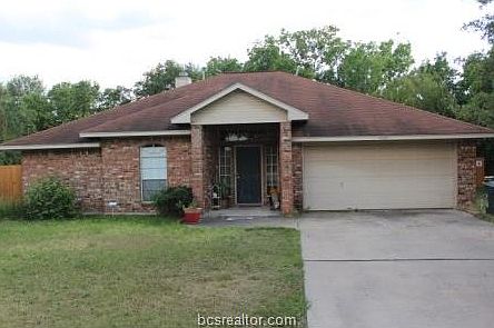 1st image of 402 Princeton Cir
