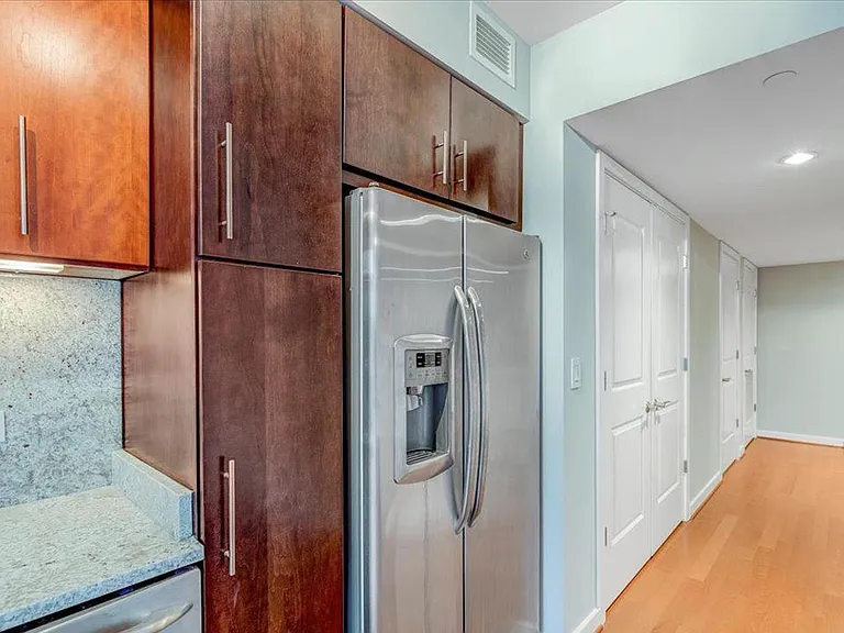1025 1st St SE #1108 — Photo 6