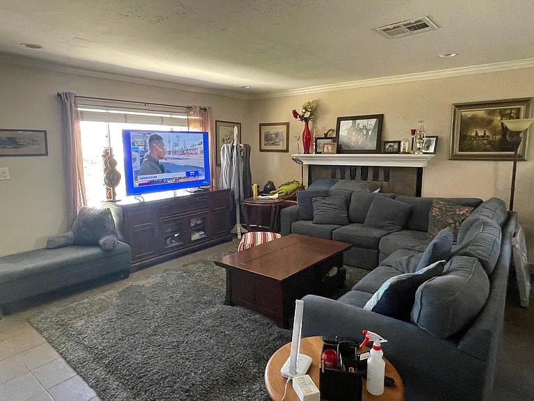 1086 Appleton Rd — Photo 5