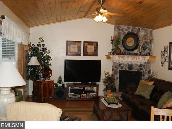 2nd image of 846 Oak Ave NE