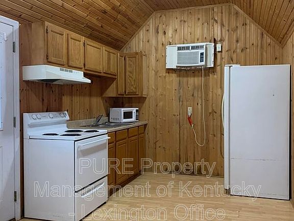 2nd image of 1825 Indian Mound Dr #B
