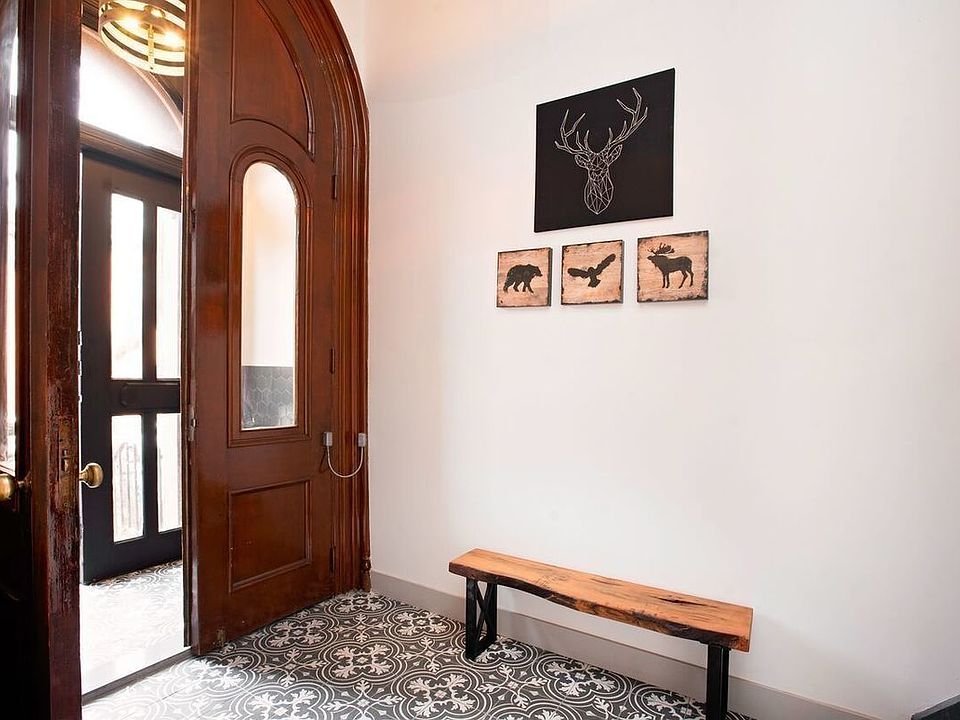 1st image of 399 Clermont Ave #4C