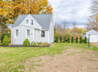 542 Holt Rd, Webster, NY 14580