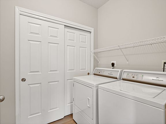 4th image of 1340 SE Florence Dr Unit 31