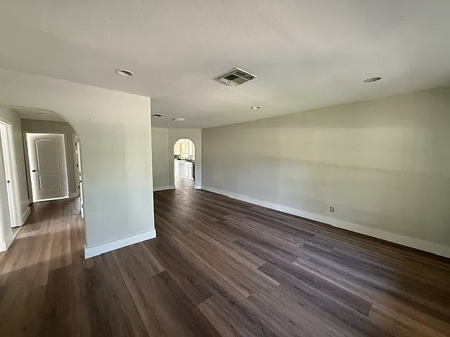 1005 Grant Pl — Photo 2