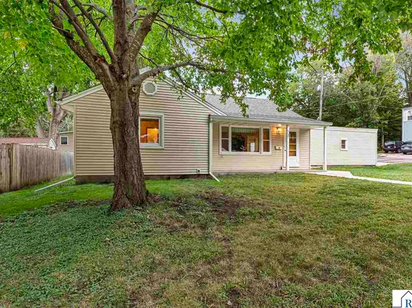 737 Gwyn Dr, Mankato, MN 56001
