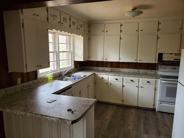 734 Magness Dr — Photo 3