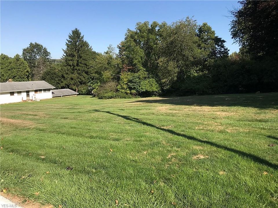 2nd image of Hillcrest Dr