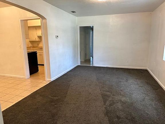 4th image of 3527 Pinecrest St