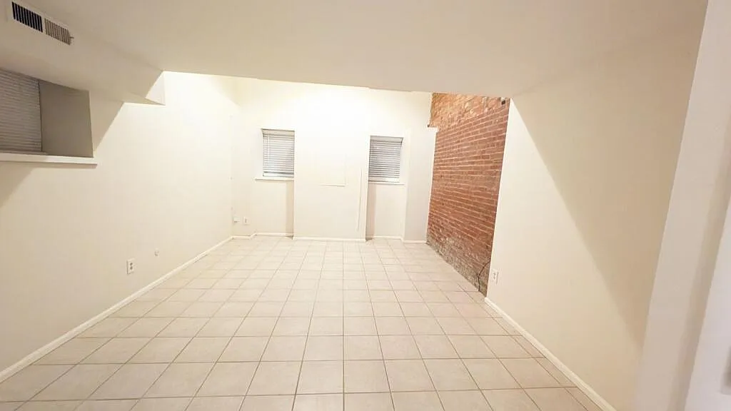 2 bed, 1.5 bath, 1250 sqft, $1,250 — Photo 2