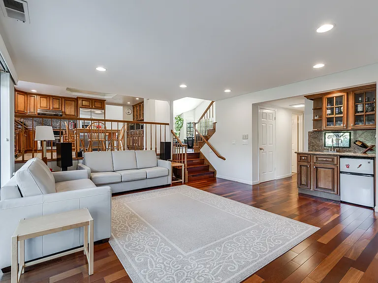 651 Fontes Dr — Photo 9