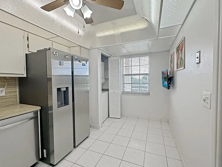 535 Oaks Dr #504 — Photo 6