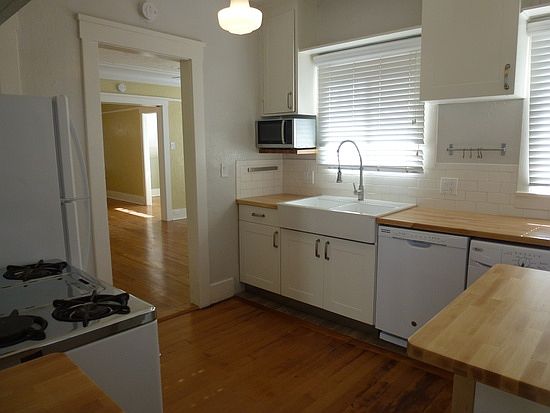 2nd image of 223 Linden