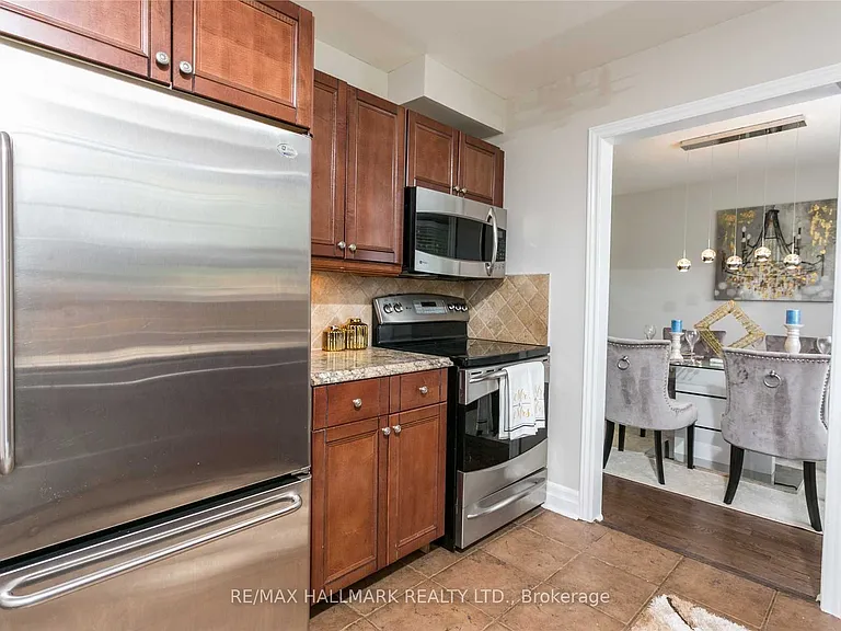 52 Tweedrock Cres — Photo 7