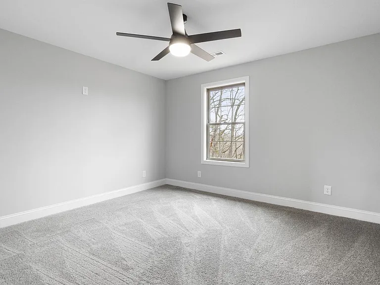 2125 Powell Rd — Photo 23