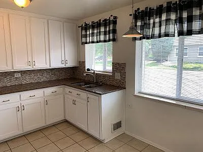 Kitchen - eating nook
