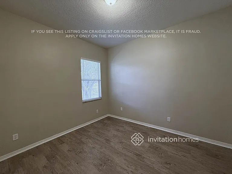 136 Lombard Cir — Photo 7