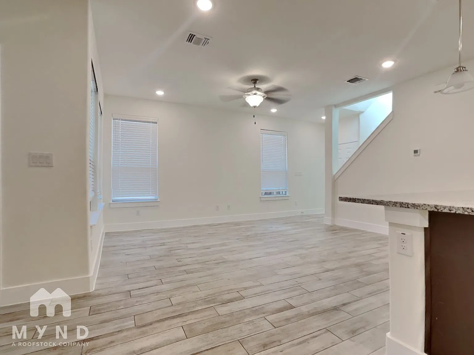 3 bed, 2.0 bath, 1433 sqft, $1,875 — Photo 4