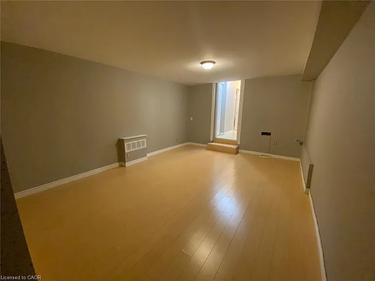 895 Maple Ave #124 — Photo 20