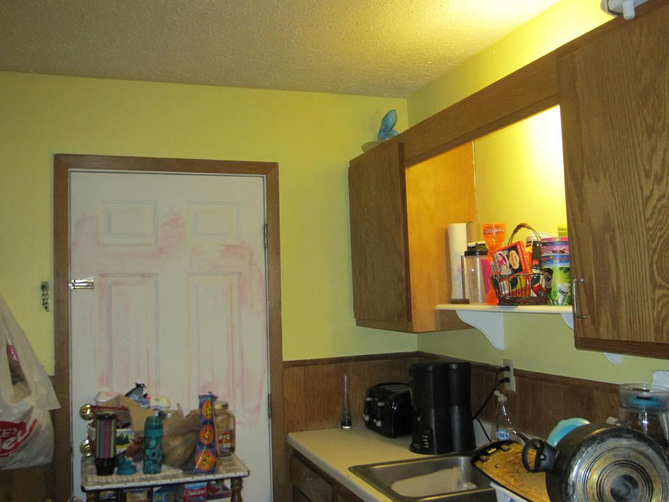 2nd image of 212 Kingwood St
